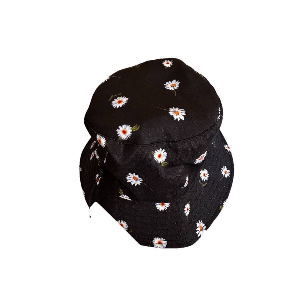 Alice + Olivia Daisy Print Canvas Duffle Bag & Reversible Bucket Hat MSRP $235 - Picture 13 of 14